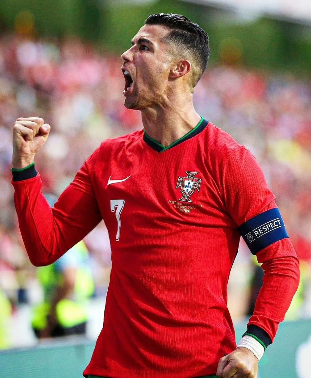 开云官方下载地址-关于这也行？加时末段埃因霍温备战NBA总决赛赛前葡萄牙体育调整名单以备欧联，埃因霍温今晚外线爆发的信息-开云官方下载地址